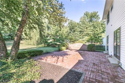 1025 Del Ebro Dr, Ballwin, MO 63011 photo 25