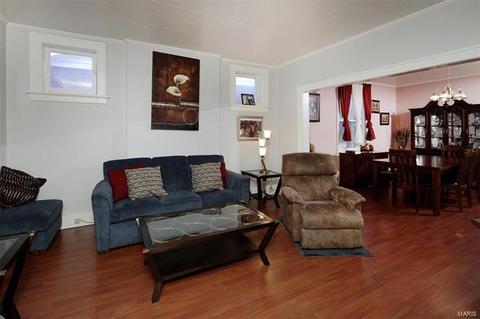 4744 Sigel Ave, Saint Louis, MO 63116 photo 3