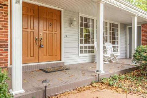 345 Meadowbrook Dr, Ballwin, MO 63011 photo 3