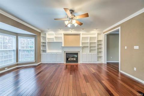 1041 Stone Spring Ct, Eureka, MO 63025 photo 2