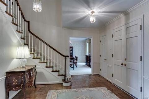 12 Upper Barnes Rd, Ladue, MO 63124 photo 5