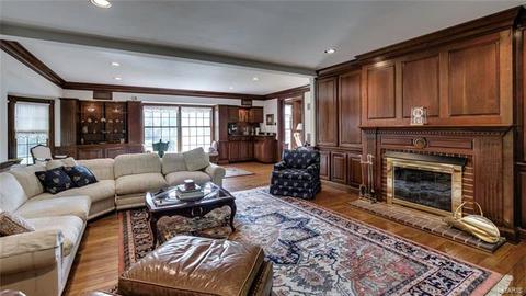 12 Upper Barnes Rd, Ladue, MO 63124 photo 17