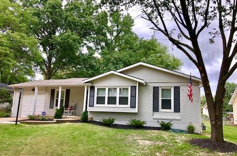 884 Parma, Ballwin, MO 63021 photo 1