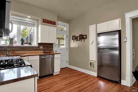 5705 Gresham Ave, Saint Louis, MO 63109 photo 3