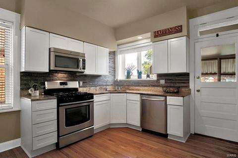 5705 Gresham Ave, Saint Louis, MO 63109 photo 2