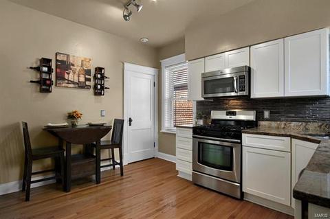 5705 Gresham Ave, Saint Louis, MO 63109 photo 4