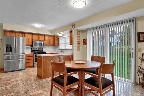 145 Rockaway Dr, O'fallon, MO 63368 photo 7