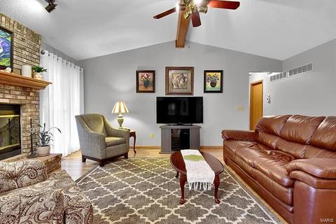 145 Rockaway Dr, O'fallon, MO 63368 photo 4