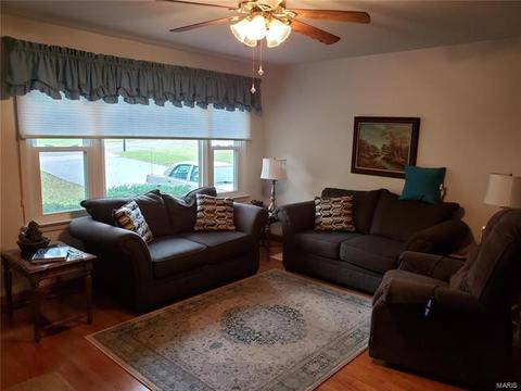 449 Vail Ct, Ballwin, MO 63021 photo 2