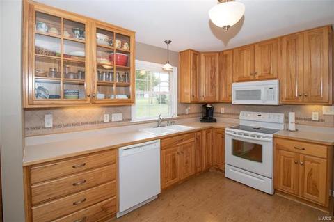 306 Raymond, O'fallon, MO 63366 photo 3