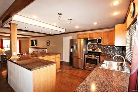 519 Blazedwood Dr, Ballwin, MO 63021 photo 2