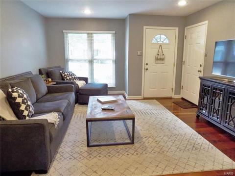 1217 Dorne Dr, Ballwin, MO 63021 photo 2