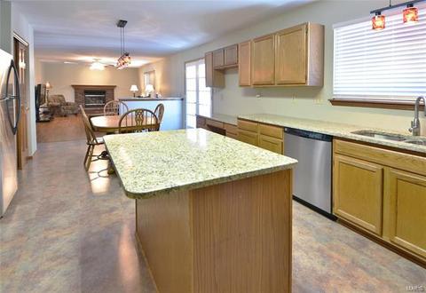 1705 Forest Trace Dr, O'fallon, MO 63368 photo 14