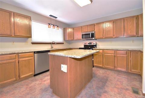 1705 Forest Trace Dr, O'fallon, MO 63368 photo 12