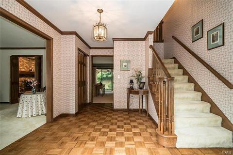 609 Stablestone, Chesterfield, MO 63017 photo 2