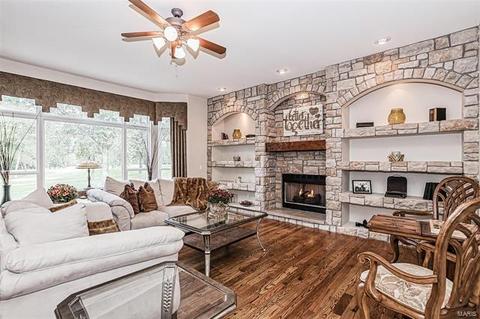 608 Thorntree Ln, Eureka, MO 63025 photo 9