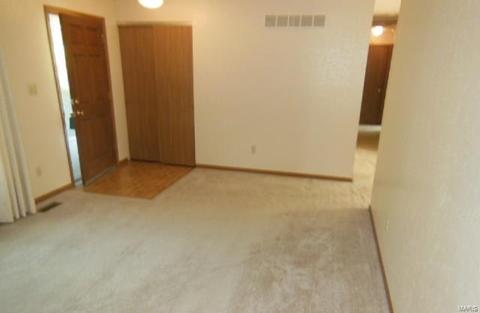 1144 Derbyshire Dr, Manchester, MO 63021 photo 3