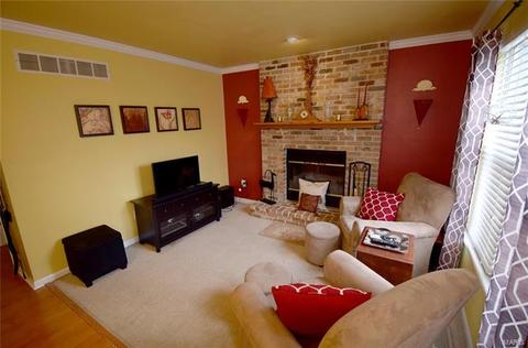 560 Elm Xing, Ballwin, MO 63021 photo 10