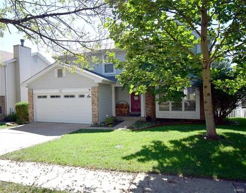 560 Elm Xing, Ballwin, MO 63021 photo 1