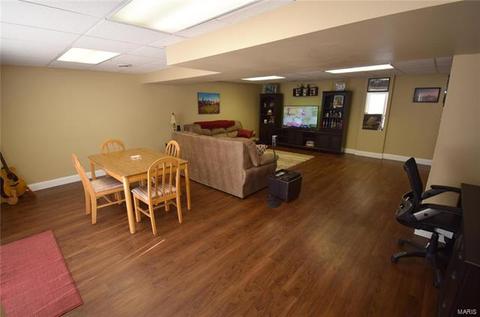 560 Elm Xing, Ballwin, MO 63021 photo 22