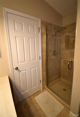 560 Elm Xing, Ballwin, MO 63021 photo 16
