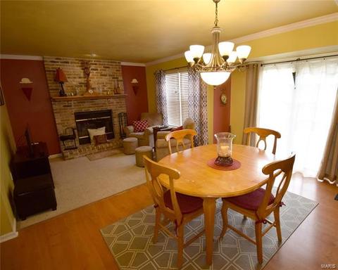 560 Elm Xing, Ballwin, MO 63021 photo 12