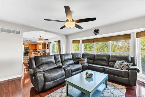 228 Spring Borough Dr, O'fallon, MO 63368 photo 6