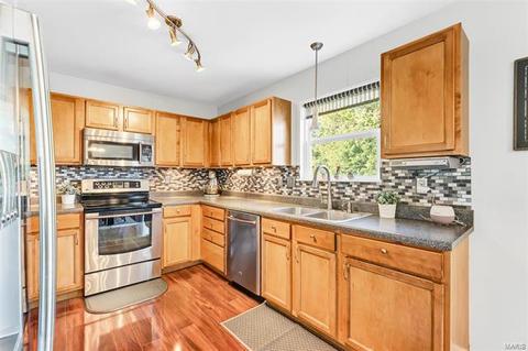 228 Spring Borough Dr, O'fallon, MO 63368 photo 10