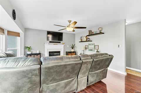 228 Spring Borough Dr, O'fallon, MO 63368 photo 5