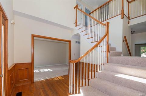 2503 Johnson Place Dr, Ballwin, MO 63021 photo 2