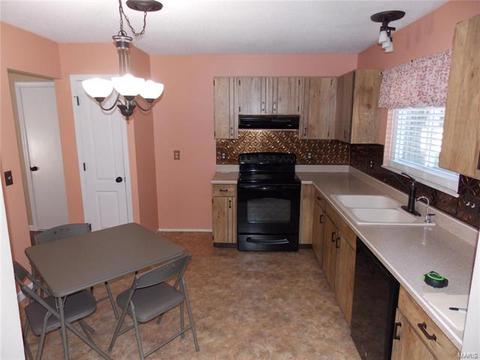 2404 Amarillo Dr, O'fallon, MO 63368 photo 5