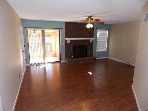 2404 Amarillo Dr, O'fallon, MO 63368 photo 2