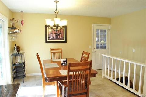 706 Blackberry Ln, O'fallon, MO 63366 photo 8