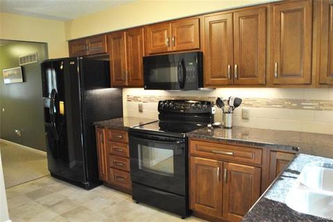 706 Blackberry Ln, O'fallon, MO 63366 photo 5