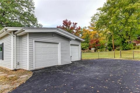 14 Cloverleaf Ln, Ballwin, MO 63011 photo 6