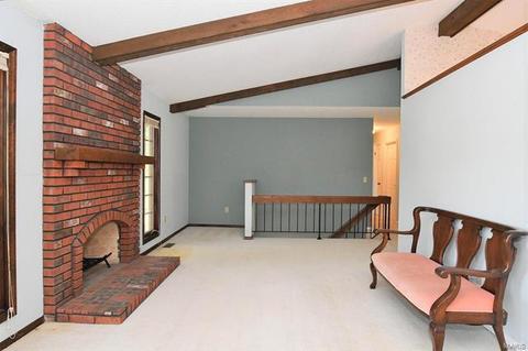 537 Treetop Trail Dr, Manchester, MO 63021 photo 4