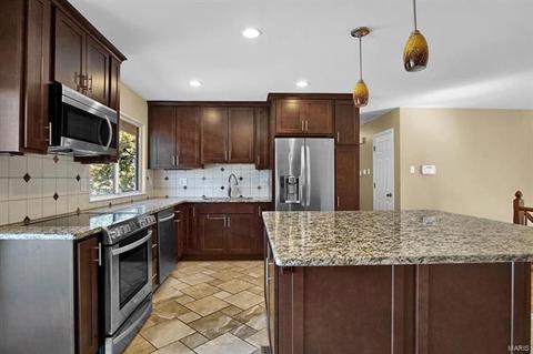 625 Burwick Ter, Manchester, MO 63021 photo 5