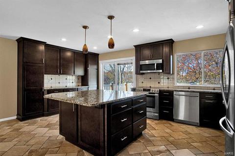 625 Burwick Ter, Manchester, MO 63021 photo 2