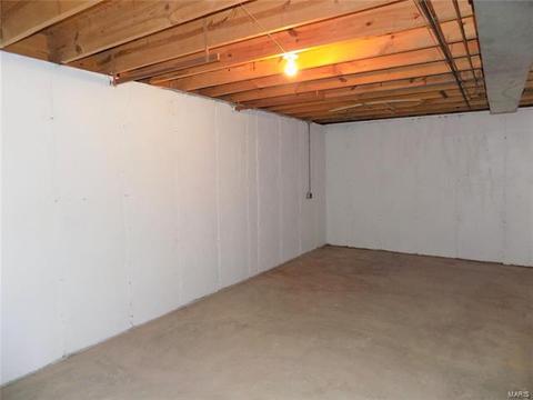 1221 Derbyshire Dr, Manchester, MO 63021 photo 16