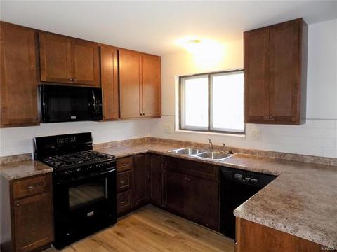 1221 Derbyshire Dr, Manchester, MO 63021 photo 5