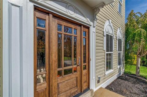 573 Misty Mountain Dr, O'fallon, MO 63368 photo 3