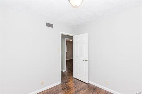 284 Ramsey Ln, Ballwin, MO 63021 photo 17