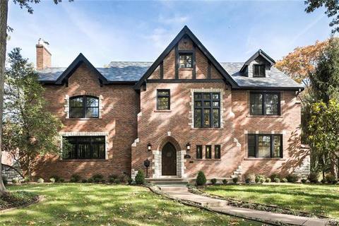 22 Hillvale Dr, Saint Louis, MO 63105 photo 4