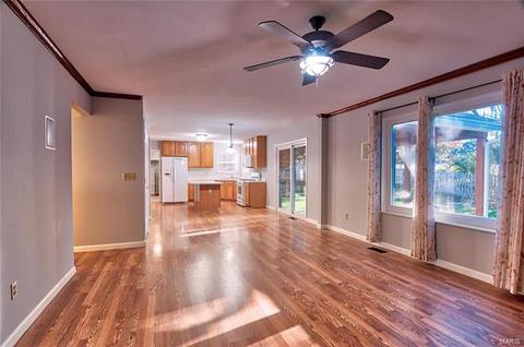 124 Keystone Crossing Dr, O'fallon, MO 63368 photo 9