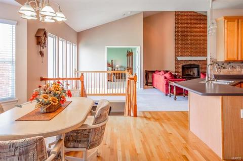 73 Red Stone Ct, O'fallon, MO 63368 photo 10