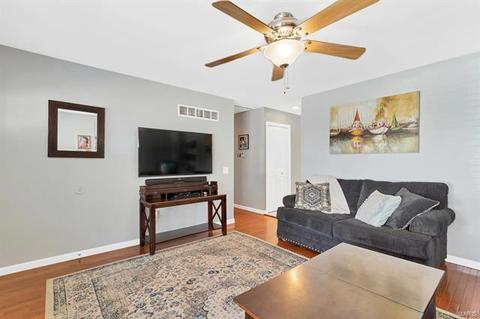 340 Parma, Ballwin, MO 63021 photo 3