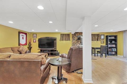 340 Parma, Ballwin, MO 63021 photo 18