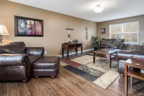 717 Phoenix Dr, O'fallon, MO 63368 photo 3