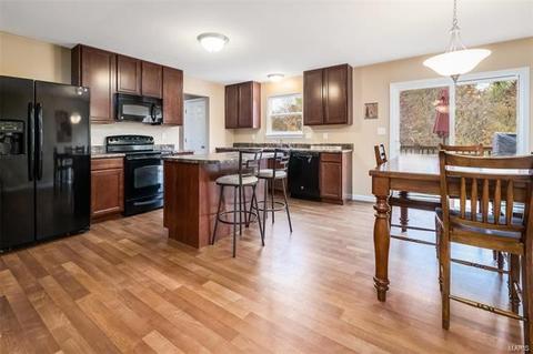 717 Phoenix Dr, O'fallon, MO 63368 photo 5