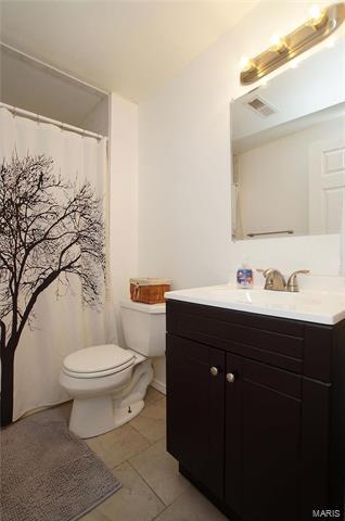 890 Torino Dr, Ballwin, MO 63021 photo 25
